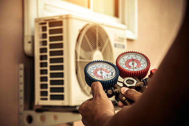 Professional Hvac Maintenance technician working in Mission, KS